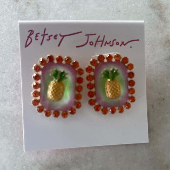 PINEAPPLE BETSY JOHNSON PIERCED EARRINGS!!! New - Picture 1 of 3